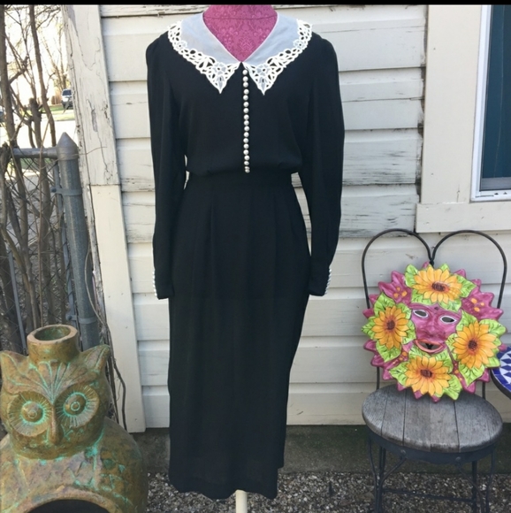 # 168 VNTG 90’s Black Dress w/ Lace Collar - Picture 4 of 14